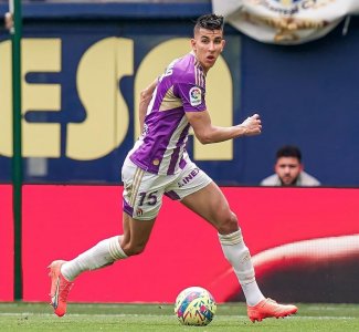 يميق بين قطر واليونان