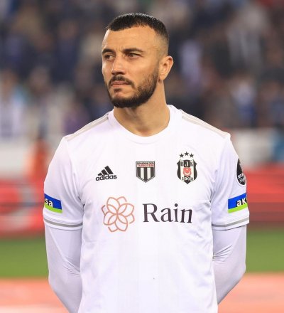 بيشكتاش يحدد سعر بيع سايس