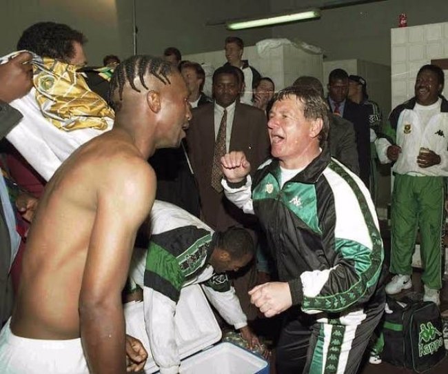 جنوب افريقيا سيلعب ضد المغرب وفاء لروح المدرب الأسبق باركر