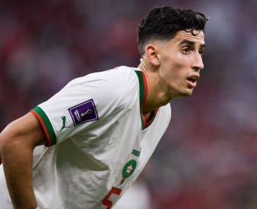 نايف أݣرد: متاعب في الدفاع