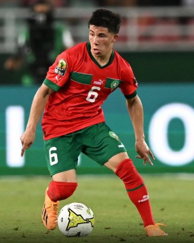 ماذا دار بين لقجع وبوشواري بعد مباراة غينيا؟