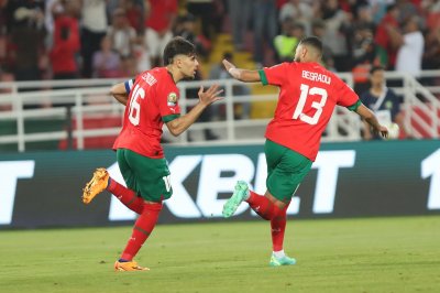 الناخب الوطني يتابع مباراة الأولمبيين