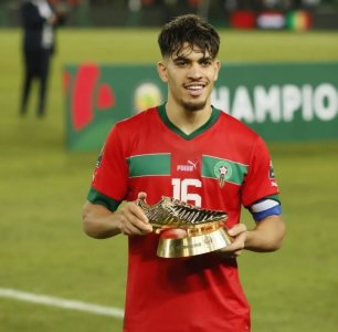 ال  ڤار  أنقذ الزلزولي من خشونة لاعبي مصر