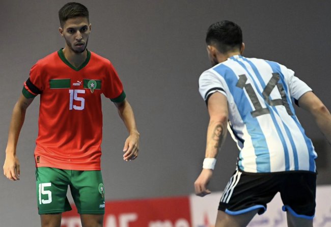 عالم الفوتسال منبهر بسباعية الأسود أمام الأرجنتين