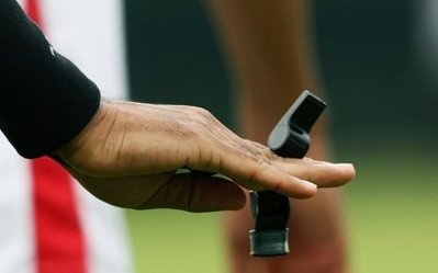 طاقم تحكيمي من جزر موريس يقود مباراة الأسود وليبيريا