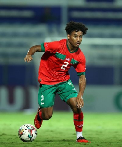 الظهير الأيمن لغرونوبل يحظى بإهتمام مدرب الأولمبيين