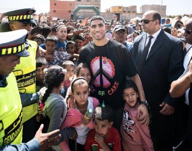 لفتة إنسانية كبيرة من حكيمي لضحايا الزلزال بتارودانت