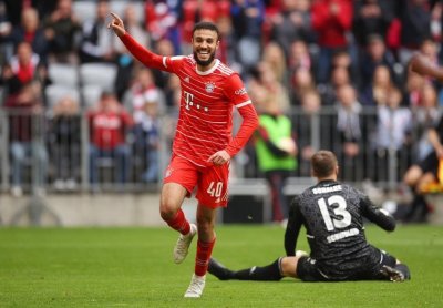 بايرن متمسك بمدافعه المغربي