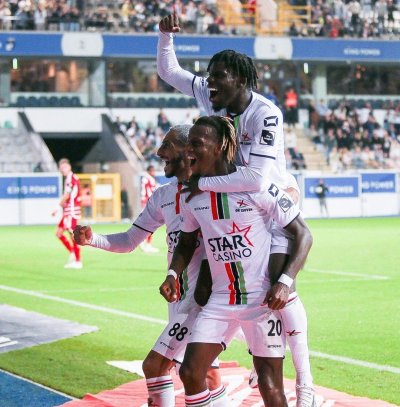 منديل يزأر بأول ثنائية تاريخية كمدافع