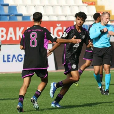 أزنو يرد على استبعاده من الموندبال بهدف مع بايرن