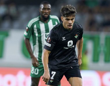 مدرب بتيس: الزلزولي لاعب مهم للغاية بالنسبة لنا