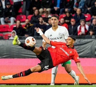 مدرب رين يعاقب إبراهيم صلاح