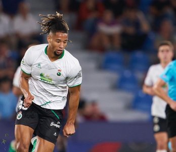 أيوب جباري يكشف ل  المنتخب  سبب تفضيله اللحاق بباريس إف سي