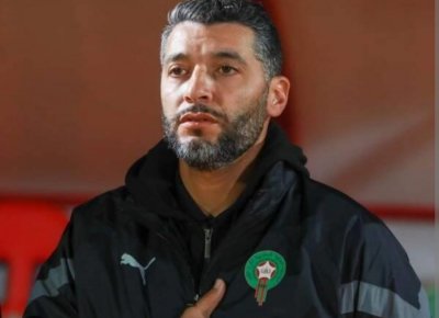 مطارق في رأس الشرعي لإنتقاء رجال خط دفاع الأولمبيين