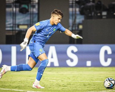 هل يفسح  المجال أمام طه بنغوزيل للحضور مع الأولمبيين؟