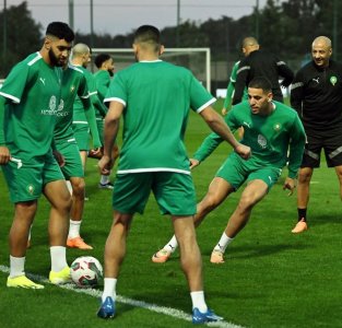 المنتخب الوطني مكتمل الصفوف بإستثناء حكيمي في ثاني حصة تدريبية