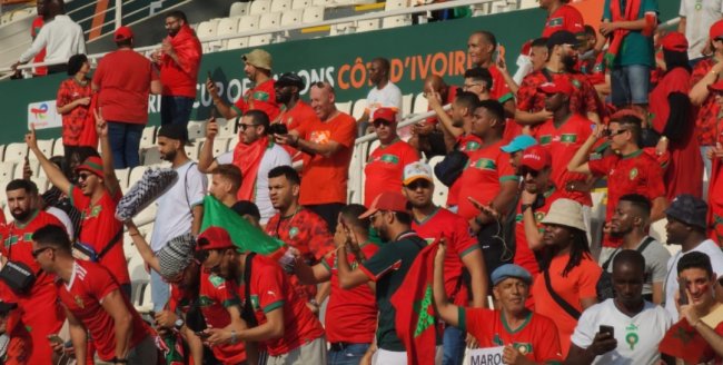 أعداد قليلة من الجماهير المغربية تحضر مباراة الأسود وتنزانيا