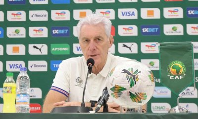 مدرب جنوب إفريقيا يريد حسمها في 90 دقيقة