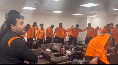 غرائب وعجائب ..لاعبو النهضة البركانية يتدربون في قاعة بمطار الهواري بومدين