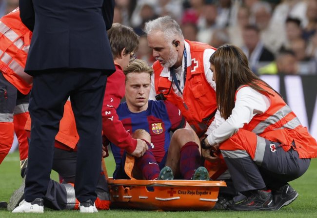 انتهاء موسم دي يونغ مع برشلونة