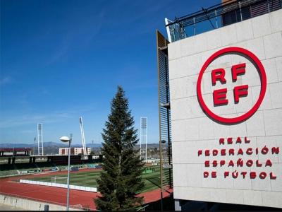 الحكومة الإسبانية تعلن وضع جامعة كرة القدم تحت الوصاية