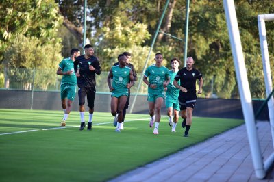 السكتيوي يرفع إيقاع التحضيرات والأولمبيون يتوجهون الأحد إلى فرنسا