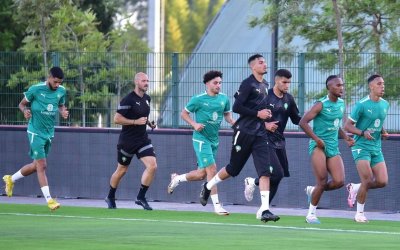 الأولمبيون يغادرون من مطار محمد الخامس نحو فرنسا بعد ساعة