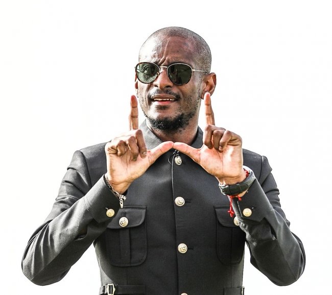 موكوينا يغادر المغرب