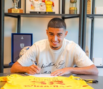 لنس يشيد بإمكانيات الوافد زروري