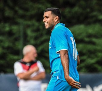 نابولي يوافق على الإعارة.. واشديرة يحط الرحال في إسبانيا