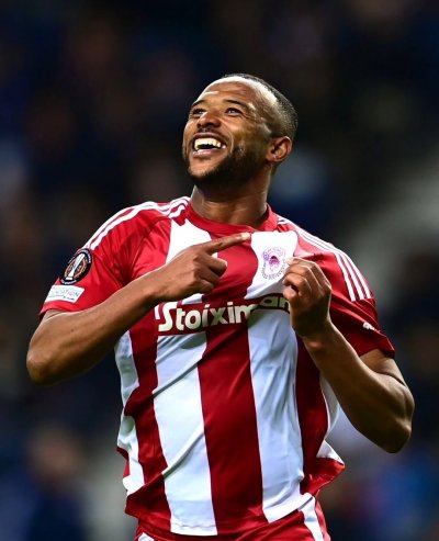 الكعبي يقرب أولمبياكوس من التأهل المباشر للدور القادم لأوروبا ليغ