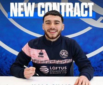 شاعر يمدد عقده لامد طويل