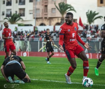 هل من المعقول أن يغادر ساماكي  بعد كسر الشرط الجزائي مقابل 150 مليون؟