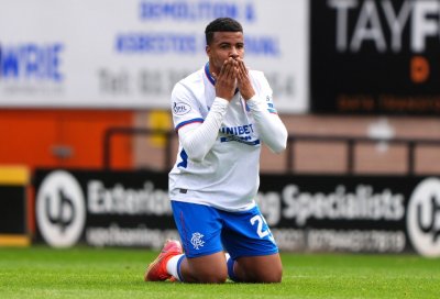 اكمان يعبر الى دور الثمن