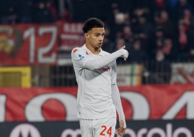 ريتشاردسون قد يلتحق بأزنو وعدلي ببطولة البوندسليغا