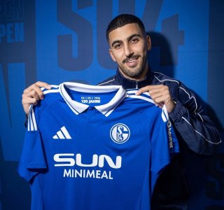 برقوق سادس لاعب مغربي يحمل قميص شالك