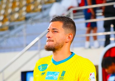 قندوس يطيح بيميق ومكعازي