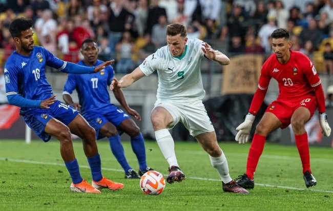 تصفيات مونديال 2026: بطاقة أوقيانيا بين نيوزيلندا وكاليدونيا الجديدة