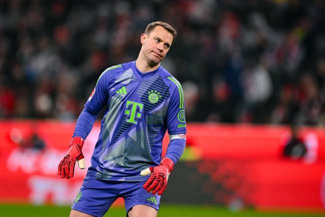 بايرن ميونيخ الألماني يعلن تعرض حارسه نوير لانتكاسة في عملية تعافيه من الإصابة