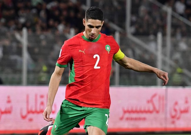 حكيمي رفض مغادرة الأسود وفضل البقاء بجانبهم