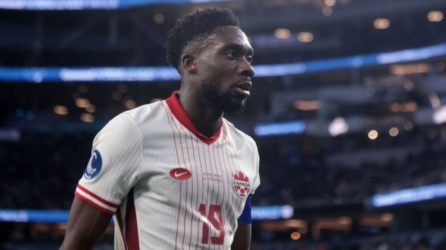 وكيل ديفيز يتهم مدرب كندا بالتورط في إصابة نجم البايرن