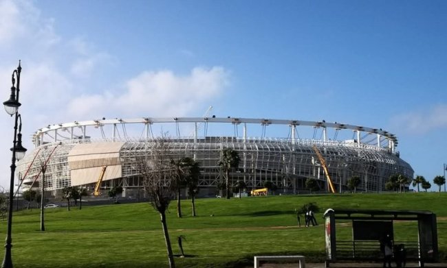 لجنة الكاف تنبهر بالتحديث الشامل وتطوير ملعب طنجة الكبير