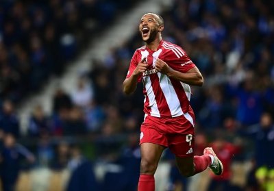 الكعبي يرافق حكيمي في الألقاب المبكرة