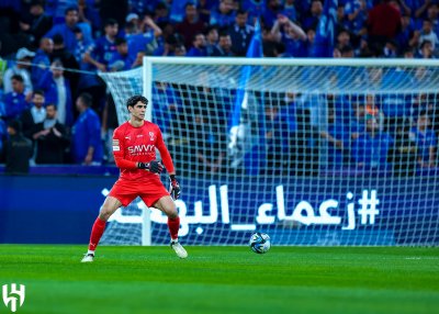 جيزوس يبعد بونو عن مرمى الهلال في مباراة اليوم