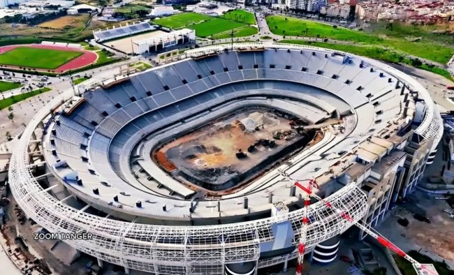 ملعب طنجة: الشروع في تركيب السقف العلوي