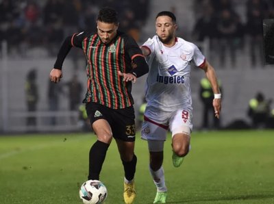 الوداد ـ الجيش.. الوداد يطارد آخر الأحلام والزعيم مصيره بالأقدام الوداد ـ الجيش.. الوداد يطارد آخر الأحلام والزعيم مصيره بالأقدام