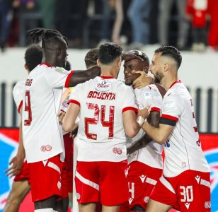 البطولة الإحترافية 1: الوداد يحسم الكلاسيكو بالفوز على الجيش ويقترب من العصبة البطولة الإحترافية 1: الوداد يحسم الكلاسيكو بالفوز على الجيش ويقترب من العصبة