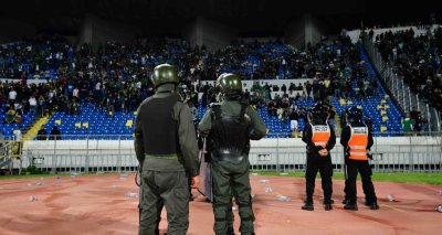 إعتقال 17 شخصا في شغب الكلاسيكو وضبط 708 قاصر غير مرافق بمحيط الملعب إعتقال 17 شخصا في شغب الكلاسيكو وضبط 708 قاصر غير مرافق بمحيط الملعب