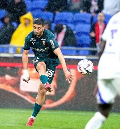 زروري يرعب ليون بهدف عالمي زروري يرعب ليون بهدف عالمي