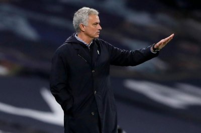 مورينيو: التحكيم وضربة جزاء النصيري ومستقبلي شان داخلي مورينيو: التحكيم وضربة جزاء النصيري ومستقبلي شان داخلي